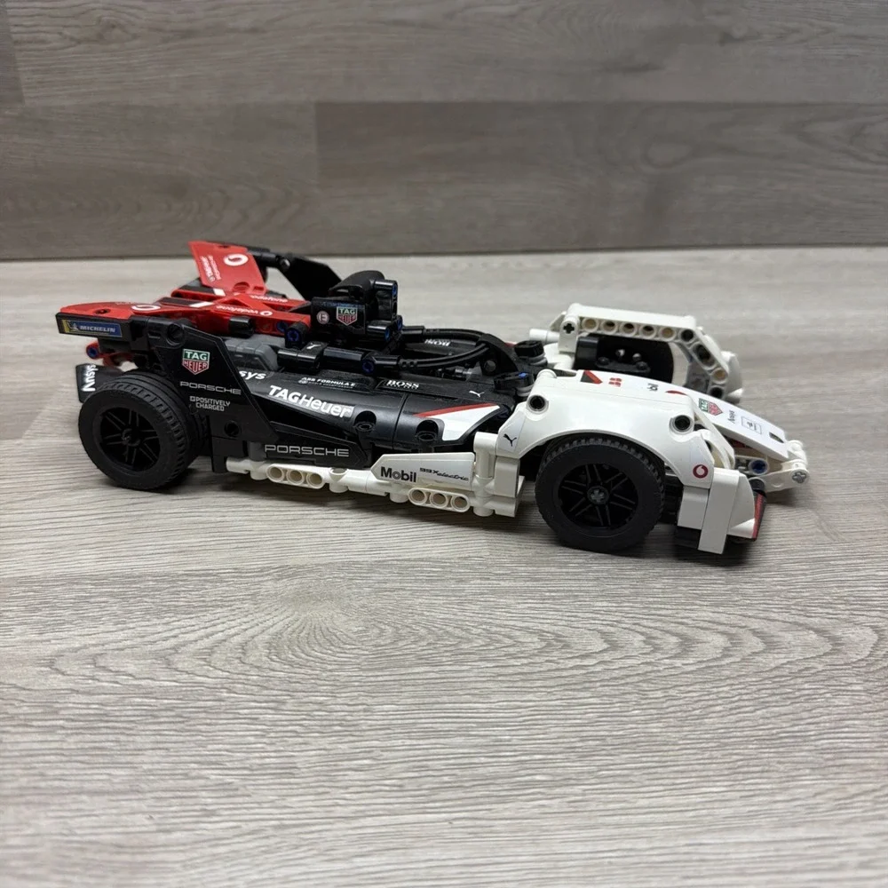 Lego Technic 42137‎ Formula E Porsche 99X Electric NO INSTRUCTIONS Assembled